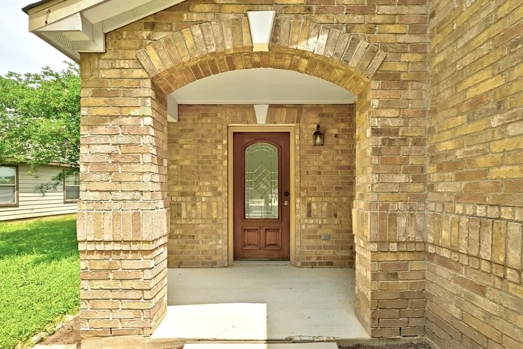 6800 Baythorne Drive Austin TX 78747