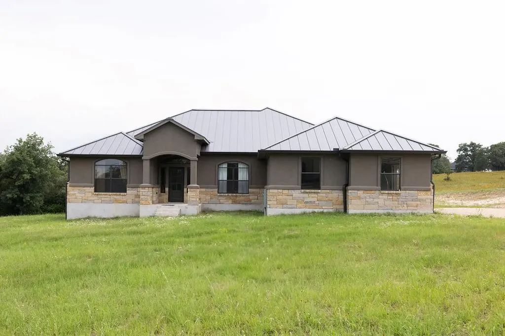 111 Powder Ridge Luling TX 78648
