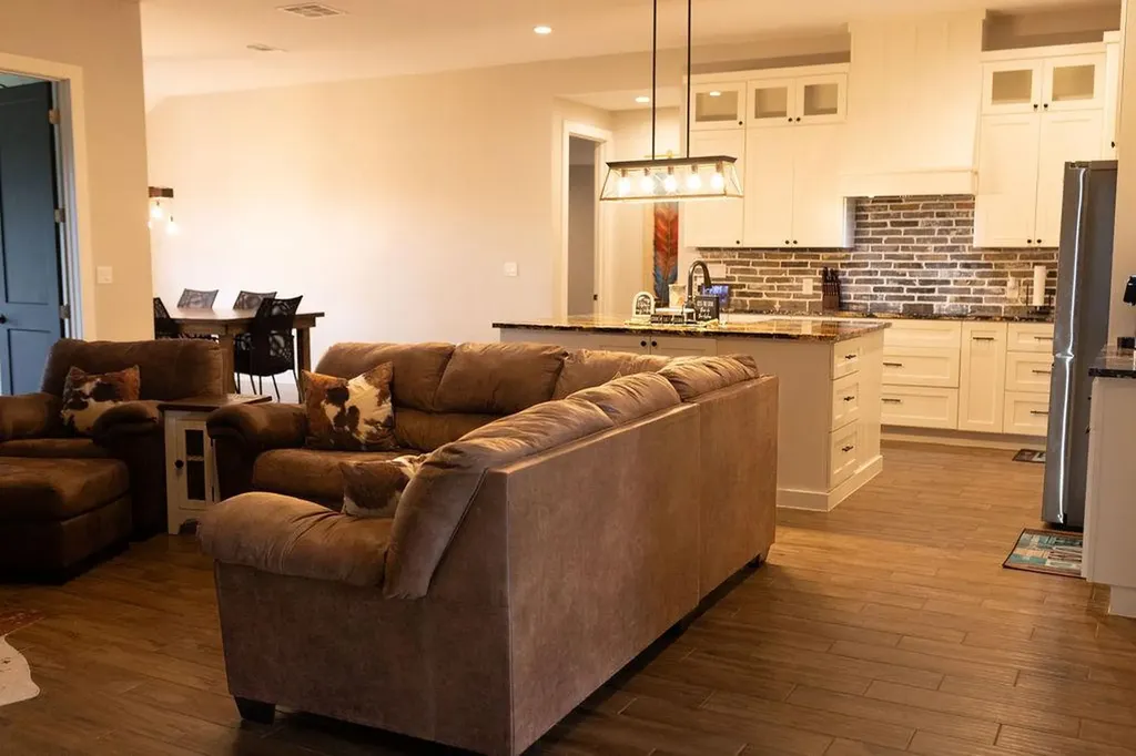 111 Powder Ridge Luling TX 78648