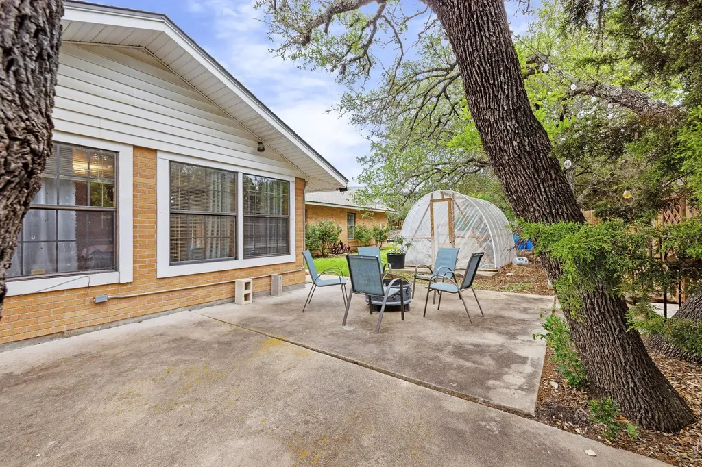 3704 Austin Cove Lago Vista TX 78645