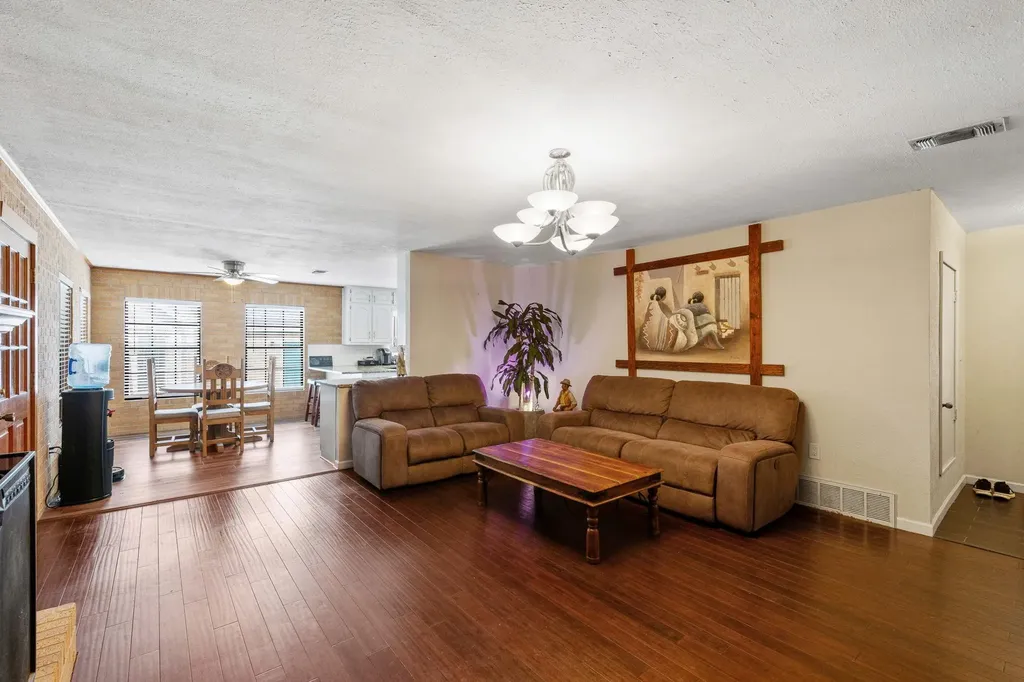 3704 Austin Cove Lago Vista TX 78645