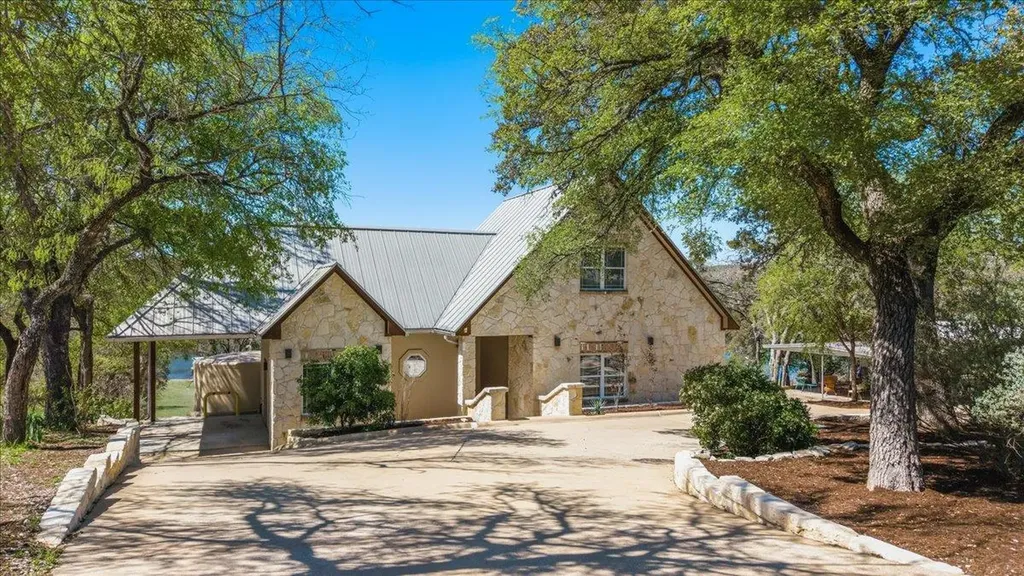 25207 Lake View Drive Spicewood TX 78669