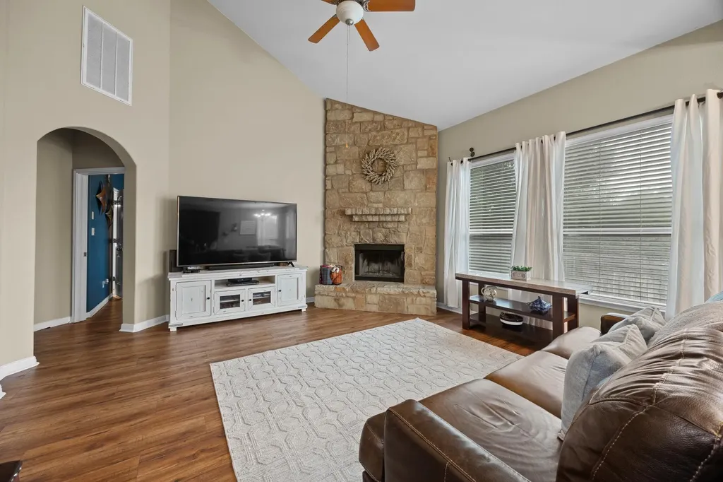 109 Glacier Cove Round Rock TX 78664