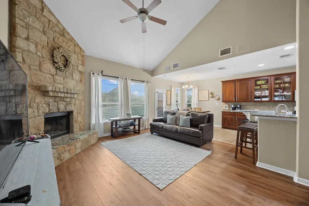 109 Glacier Cove Round Rock TX 78664