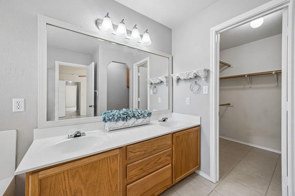 20701 Camel Back Street Lago Vista TX 78645