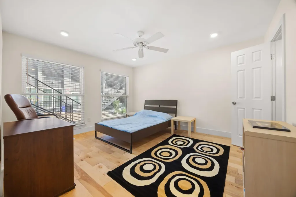 909 Reinli Street Austin TX 78751
