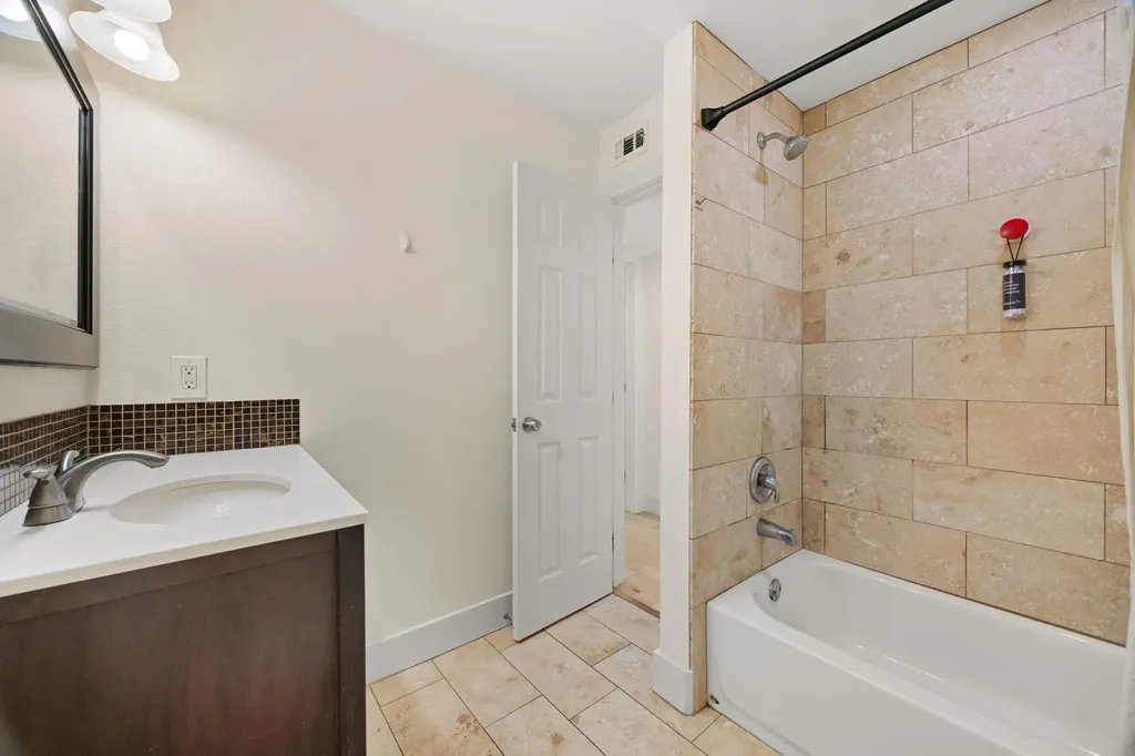 909 Reinli Street Austin TX 78751