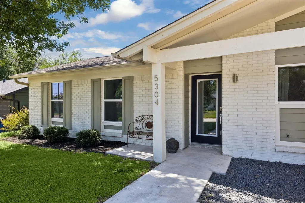 5304 Basswood Lane Austin TX 78723