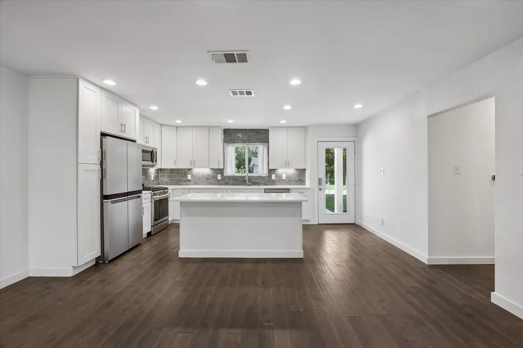 5304 Basswood Lane Austin TX 78723