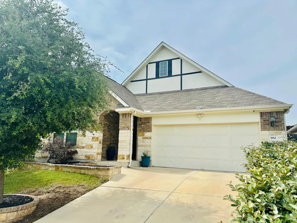 862 Leadtree Loop Buda TX 78610