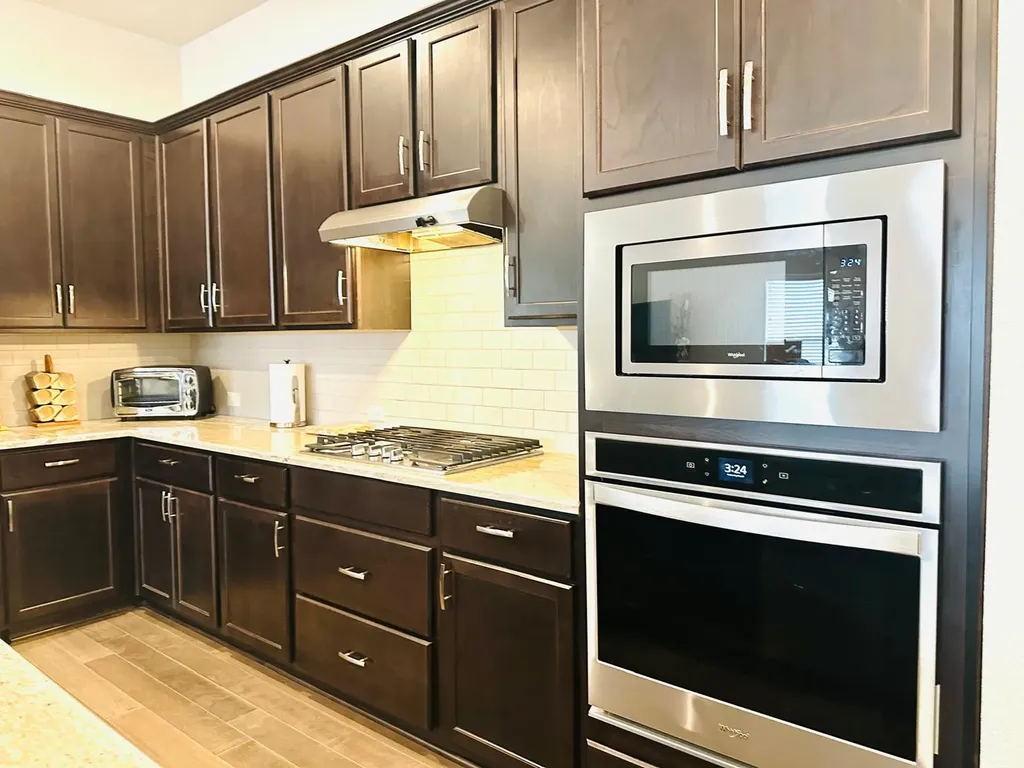 862 Leadtree Loop Buda TX 78610