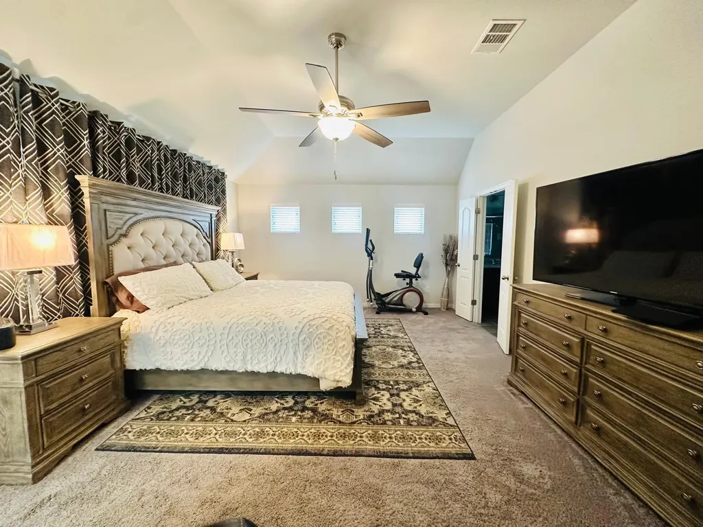 862 Leadtree Loop Buda TX 78610