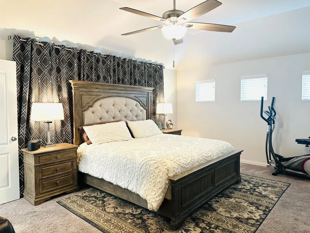 862 Leadtree Loop Buda TX 78610