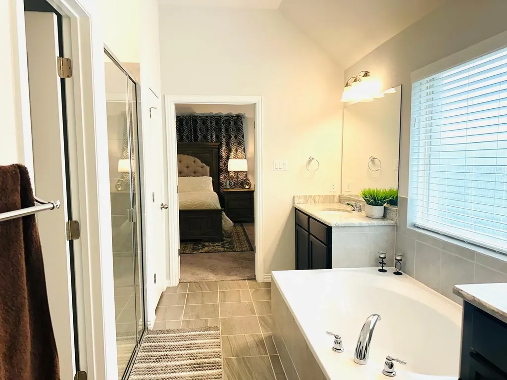 862 Leadtree Loop Buda TX 78610