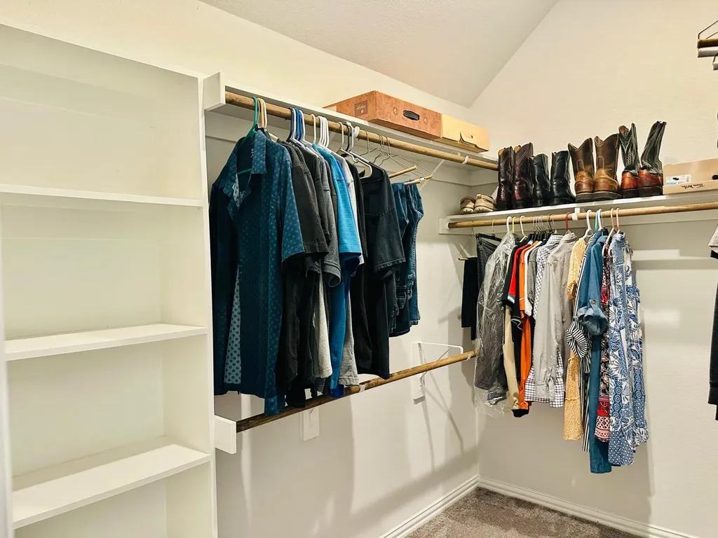 862 Leadtree Loop Buda TX 78610