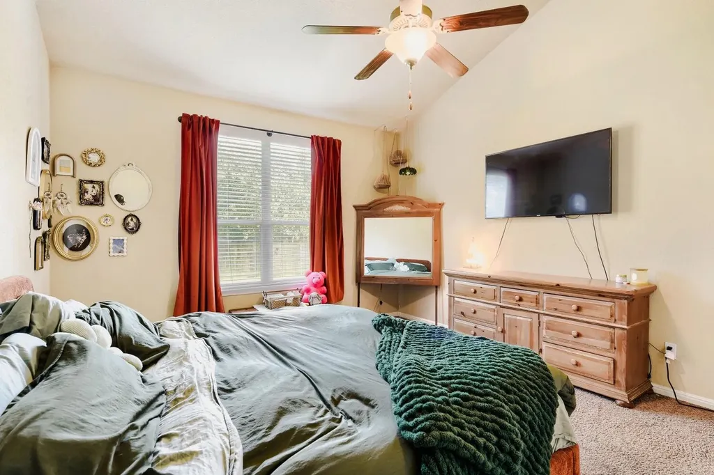 581 Middle Creek Buda TX 78610