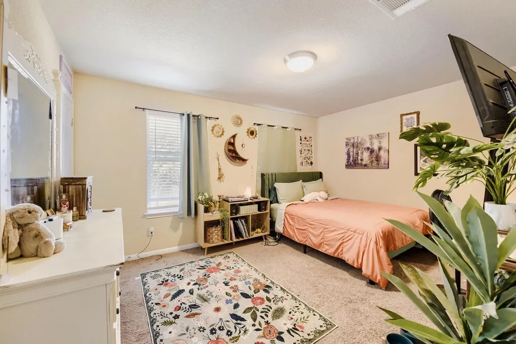581 Middle Creek Buda TX 78610