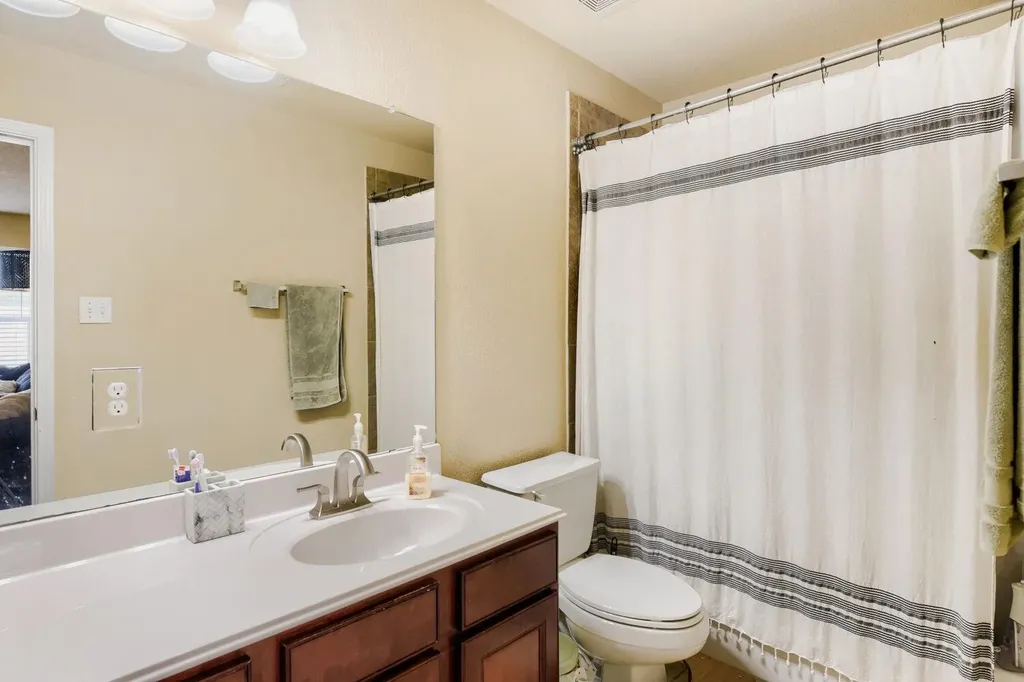 581 Middle Creek Buda TX 78610