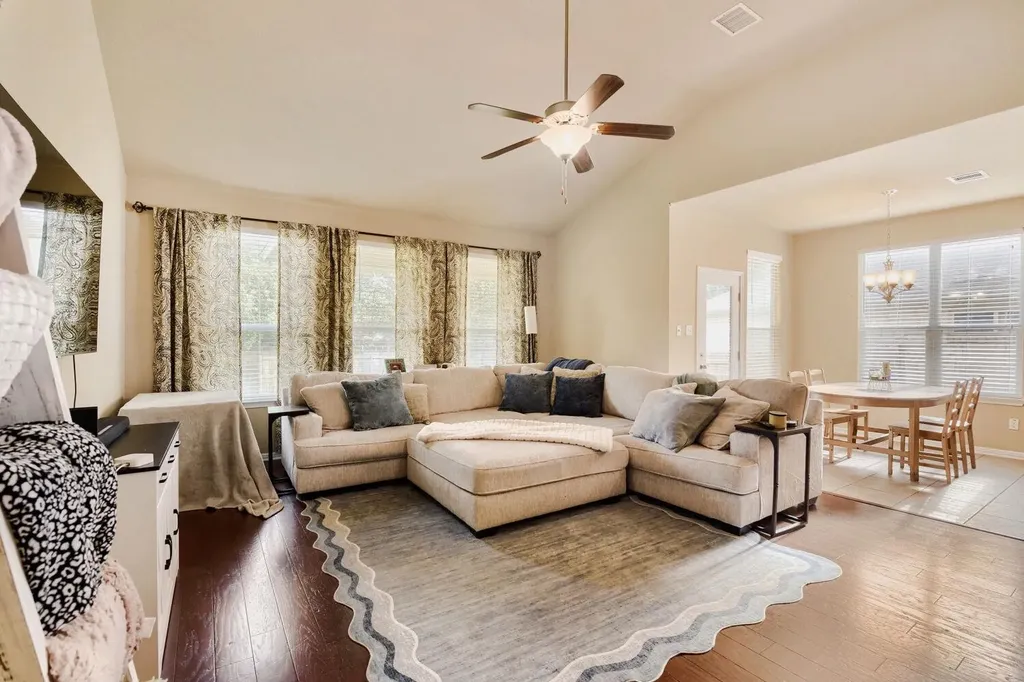 581 Middle Creek Buda TX 78610