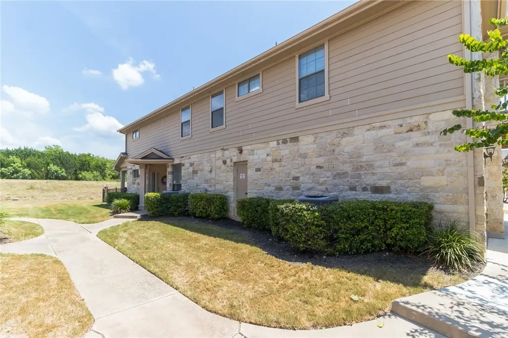 9201 Brodie Lane Austin TX 78748
