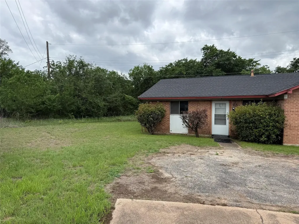 1303 Falcon Cove Austin TX 78745