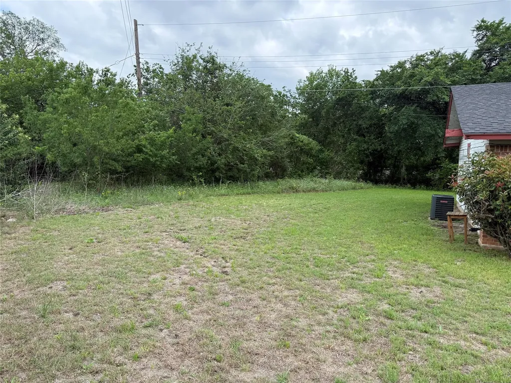1303 Falcon Cove Austin TX 78745