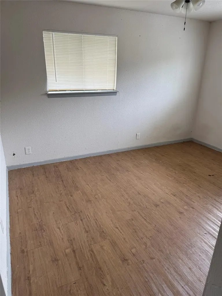 1303 Falcon Cove Austin TX 78745