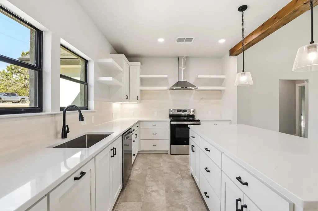1615 Rocky Ridge Loop Canyon Lake TX 78133