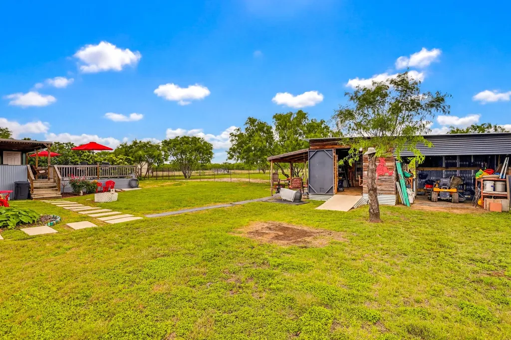 269 Callihan Road Lockhart TX 78644