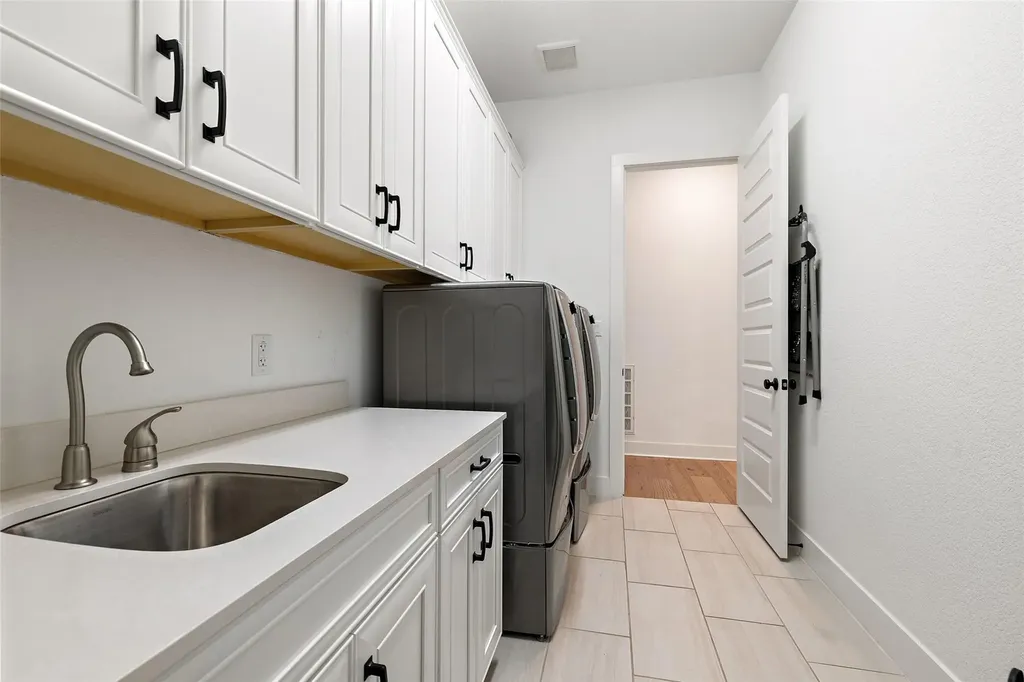 302 Lodestone Lane Austin TX 78738