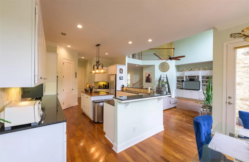 2013 Rue De St Tropez Austin TX 78746