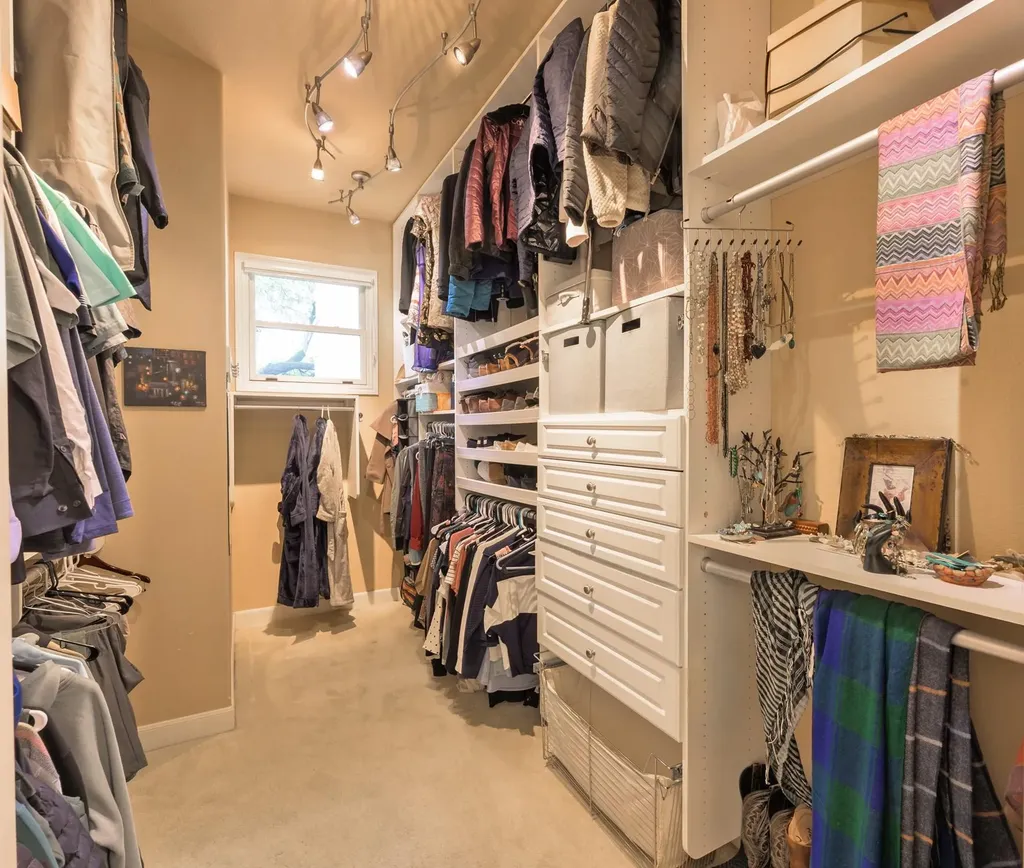 2013 Rue De St Tropez Austin TX 78746