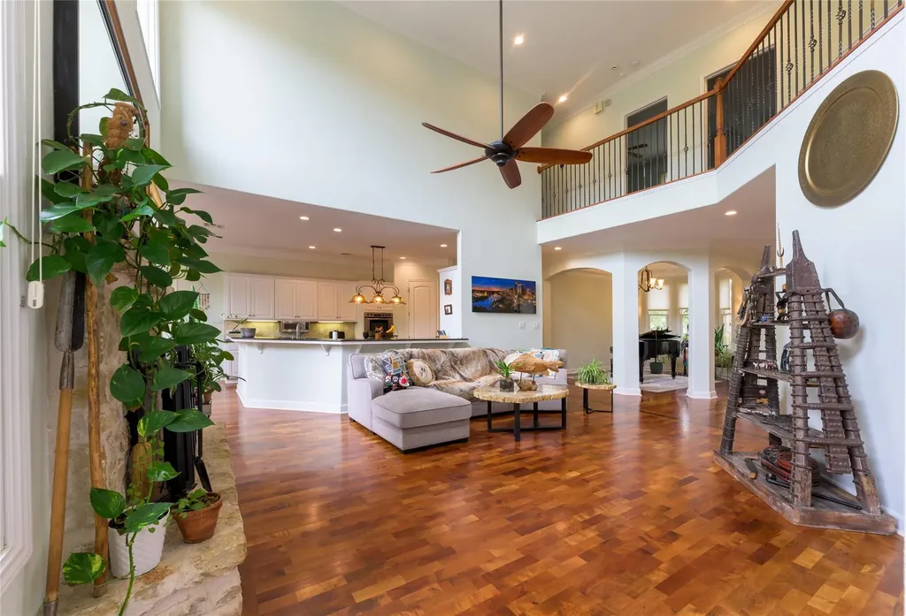 2013 Rue De St Tropez Austin TX 78746