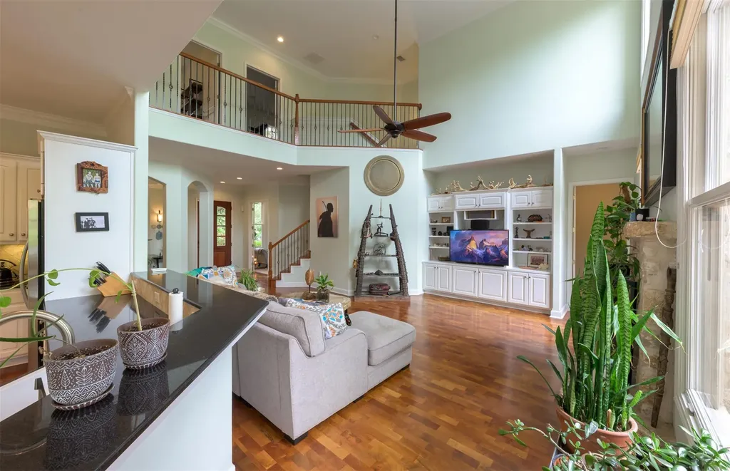 2013 Rue De St Tropez Austin TX 78746