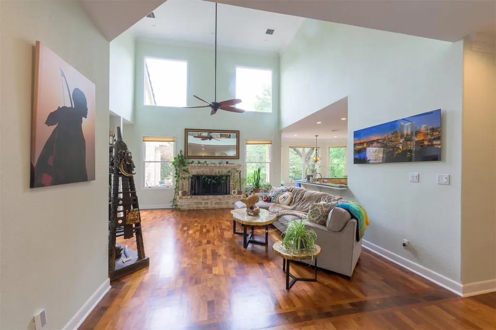 2013 Rue De St Tropez Austin TX 78746