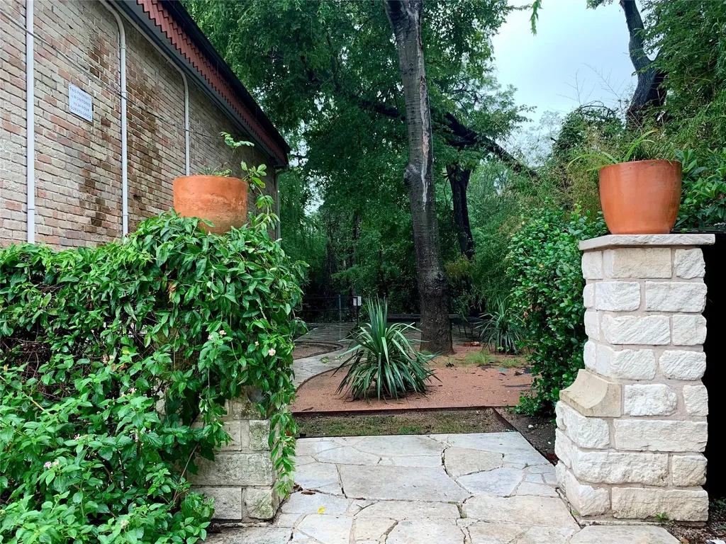 407 E 45th Street Austin TX 78751