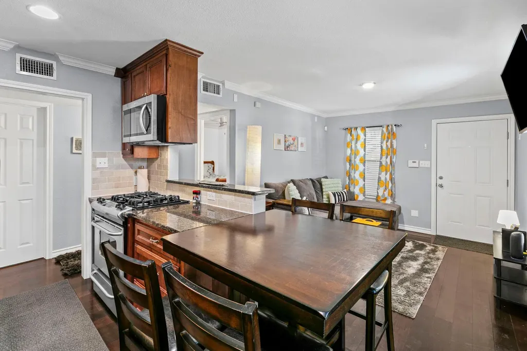 407 E 45th Street Austin TX 78751