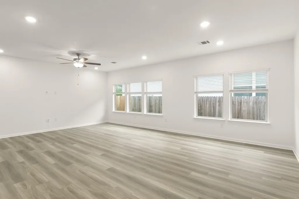18605 Emu Lane Manor TX 78653