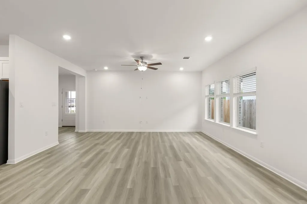18605 Emu Lane Manor TX 78653
