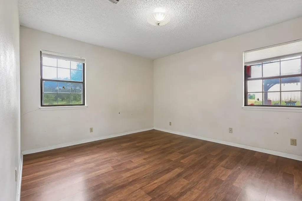 406 Monkey Road Elgin TX 78621