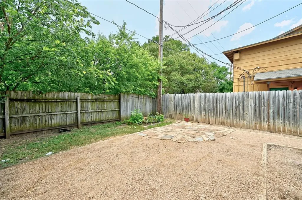 2617 Ektom Drive Austin TX 78745