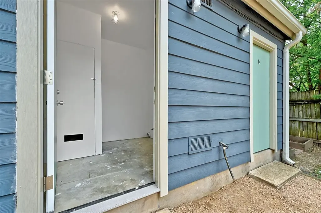 2617 Ektom Drive Austin TX 78745