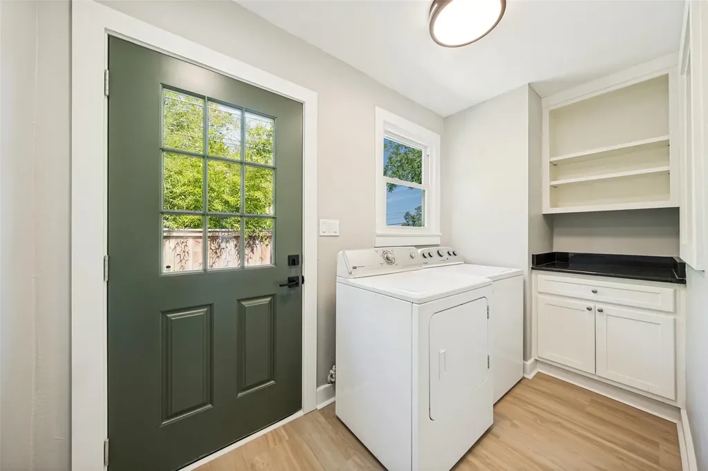2804 Breeze Terrace Austin TX 78722