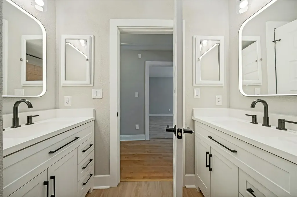 2804 Breeze Terrace Austin TX 78722
