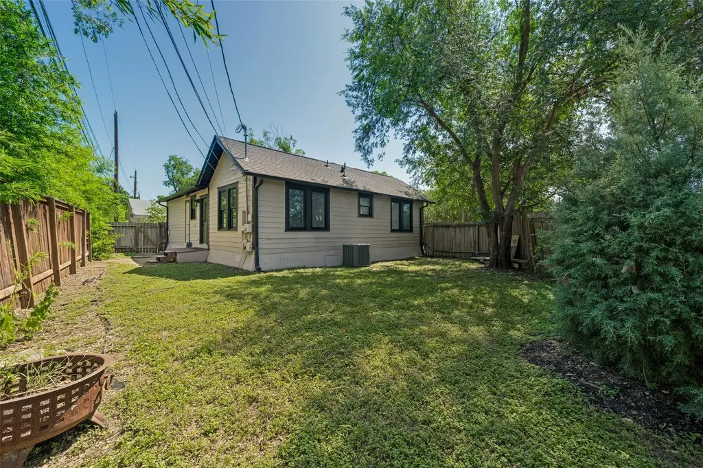 2804 Breeze Terrace Austin TX 78722