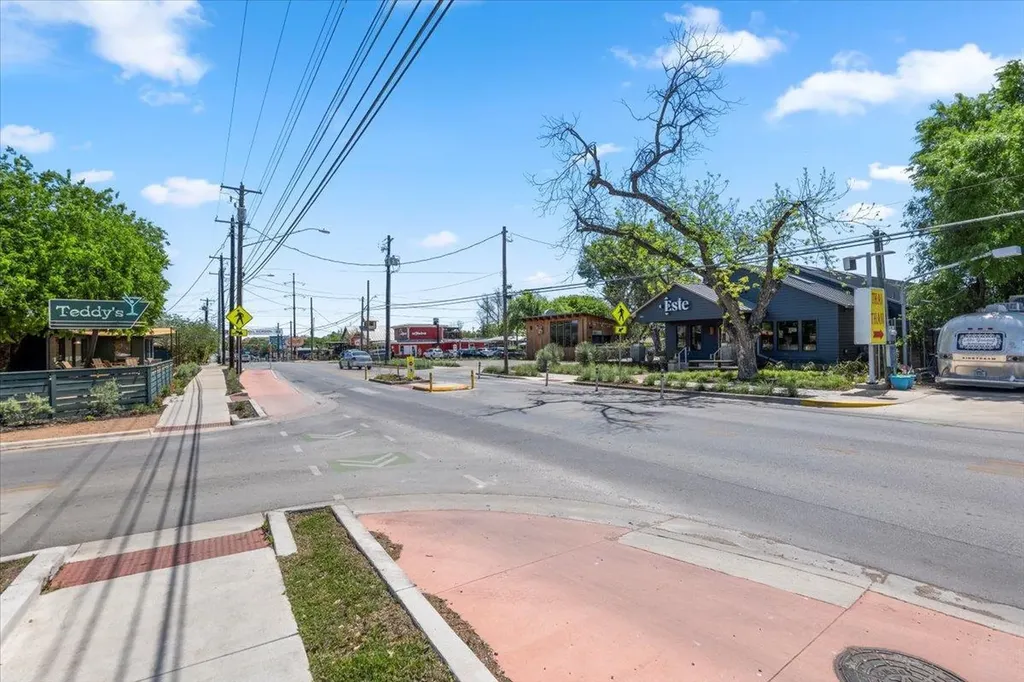 2804 Breeze Terrace Austin TX 78722
