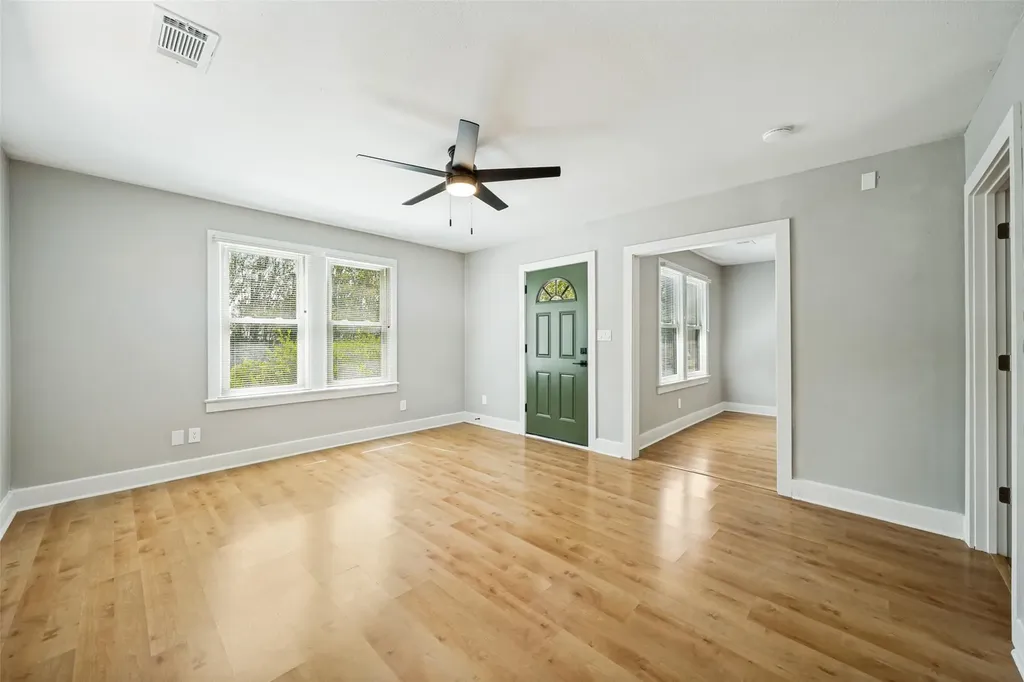 2804 Breeze Terrace Austin TX 78722