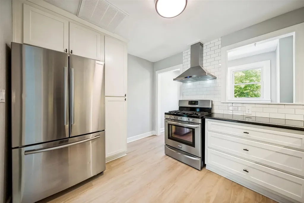 2804 Breeze Terrace Austin TX 78722