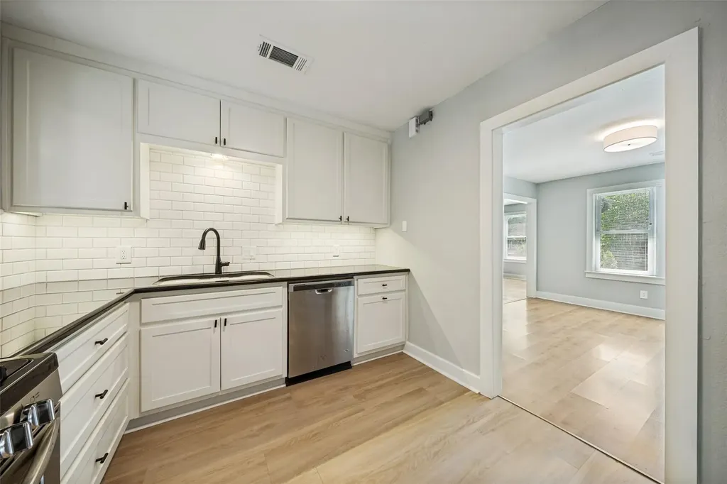 2804 Breeze Terrace Austin TX 78722