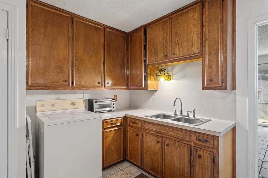 3311 Bengston Street Austin TX 78702